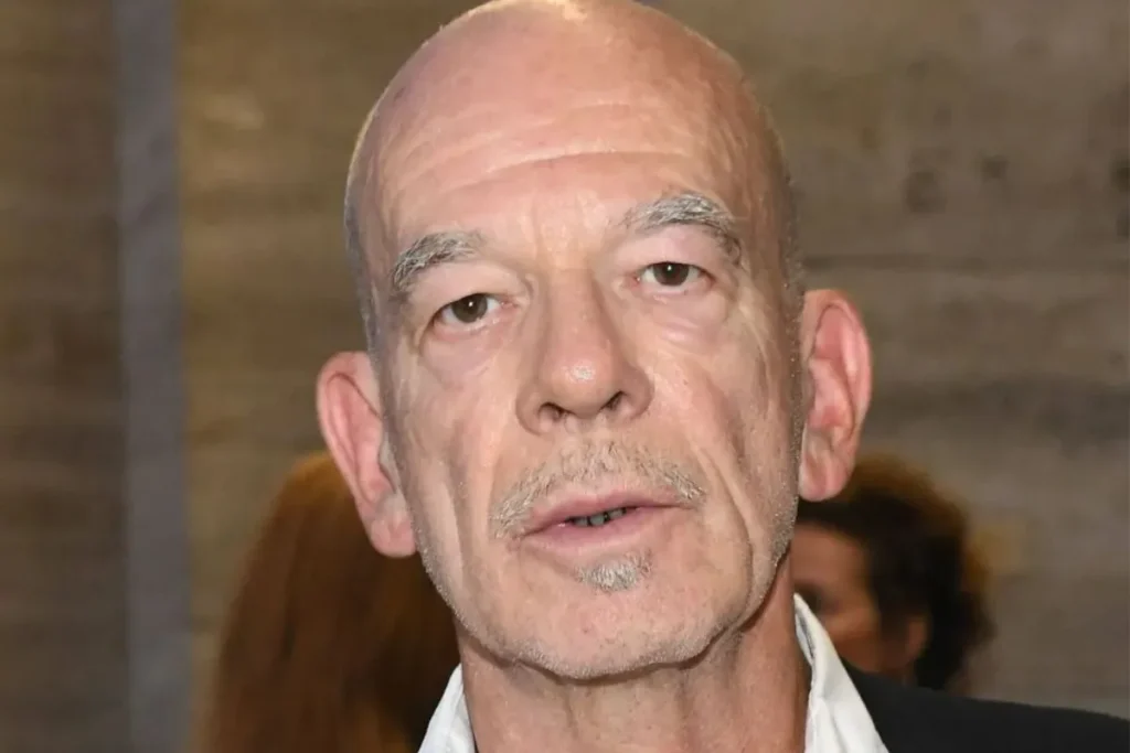 Wie hoch ist das Vermögen von Martin Wuttke?