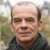 Martin Wuttke: Wer ist seine Ehefrau? Alter, Kinder, Vermögen & Karriere